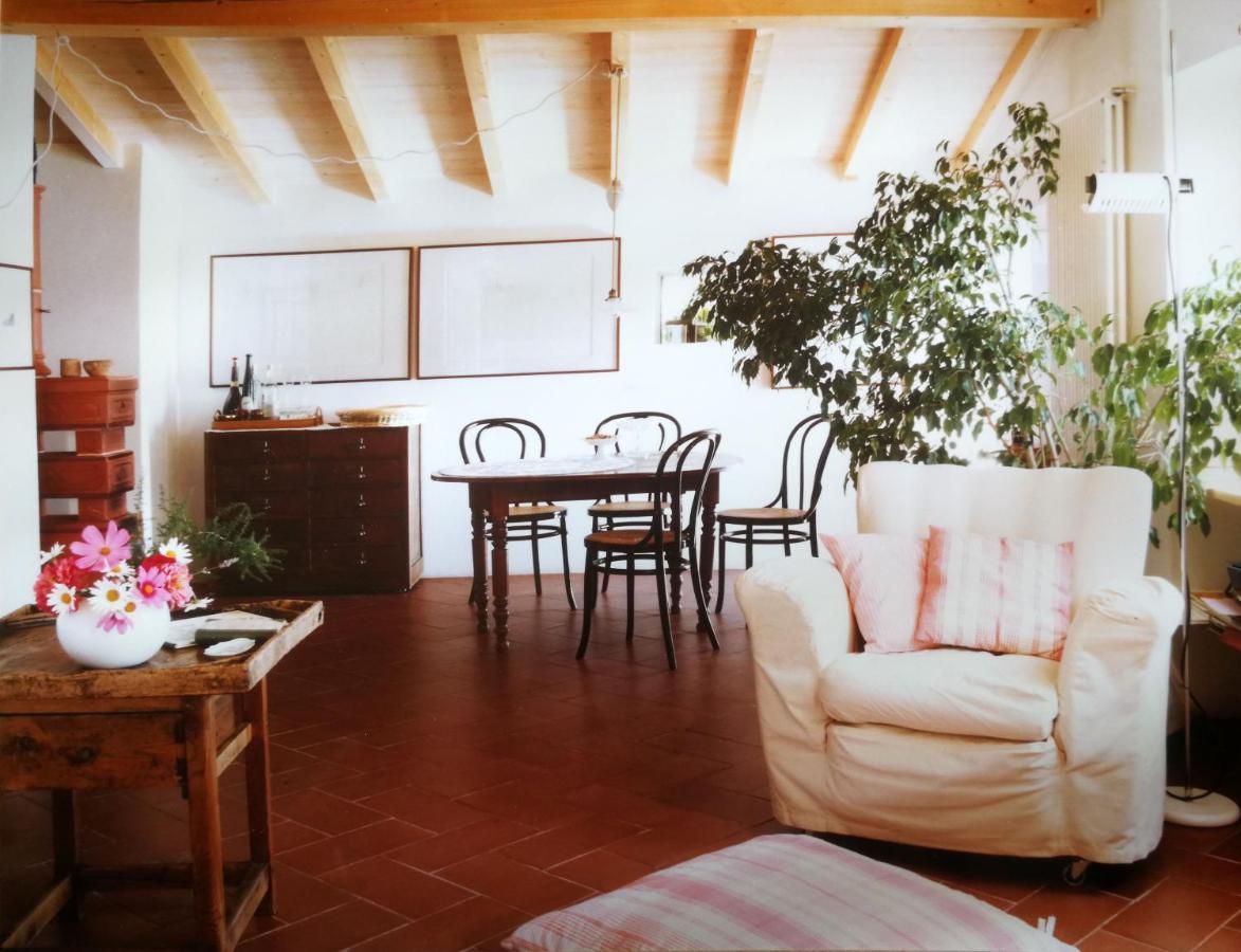 Cottage La Casa Del Pittore Reggimonti Exterior foto
