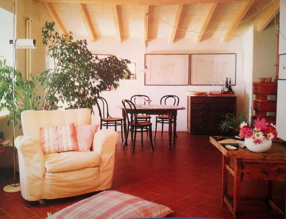 Cottage La Casa Del Pittore Reggimonti Exterior foto